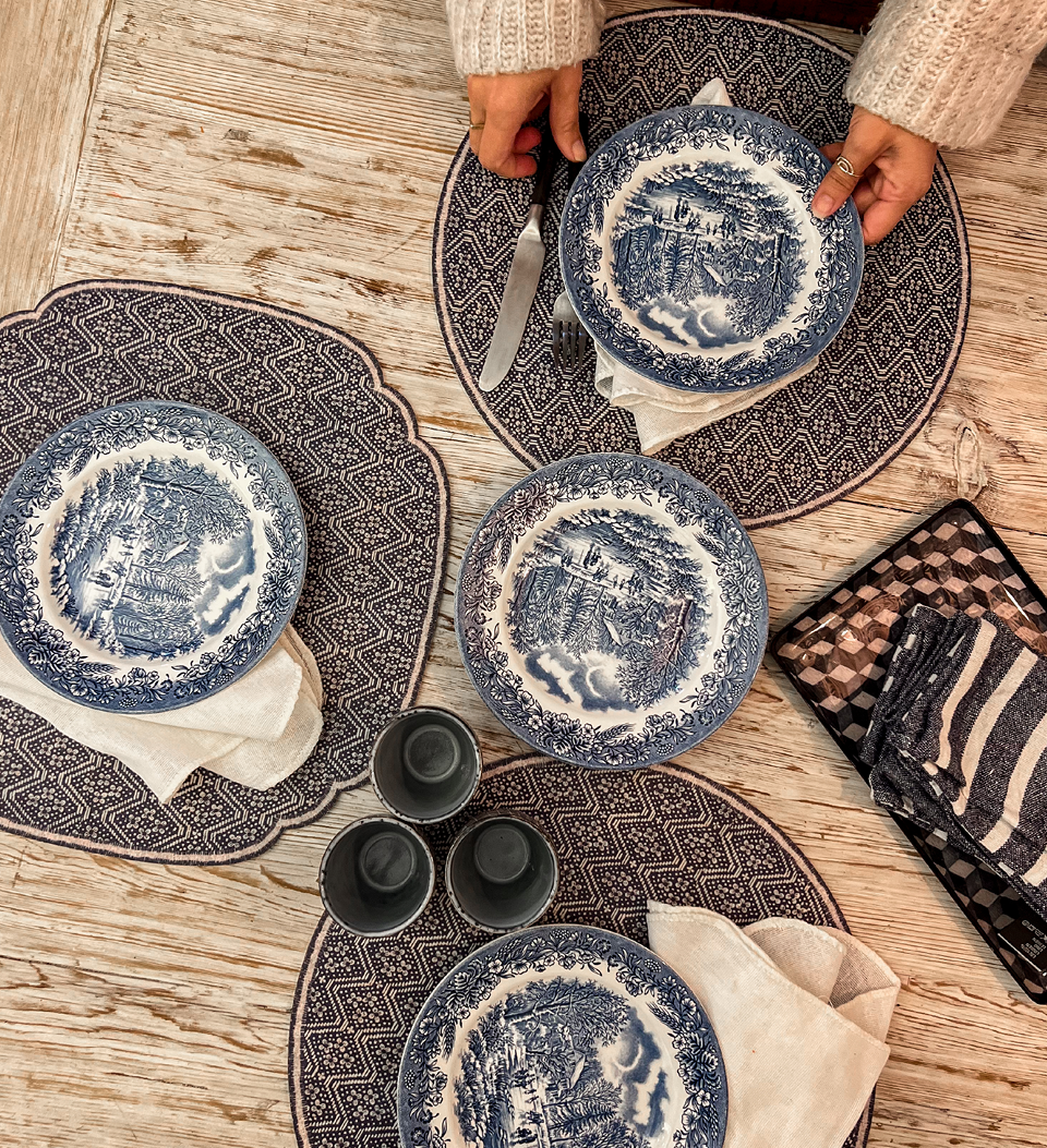 Elvis - פלייסמט פי וי סי עגול