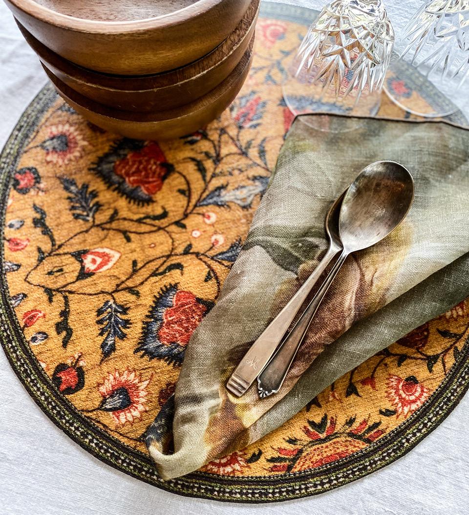 Bohemian Garden Gold - פלייסמט פי וי סי עגול