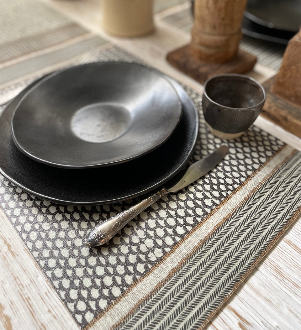 Tribal Scales - פלייסמט פי וי סי