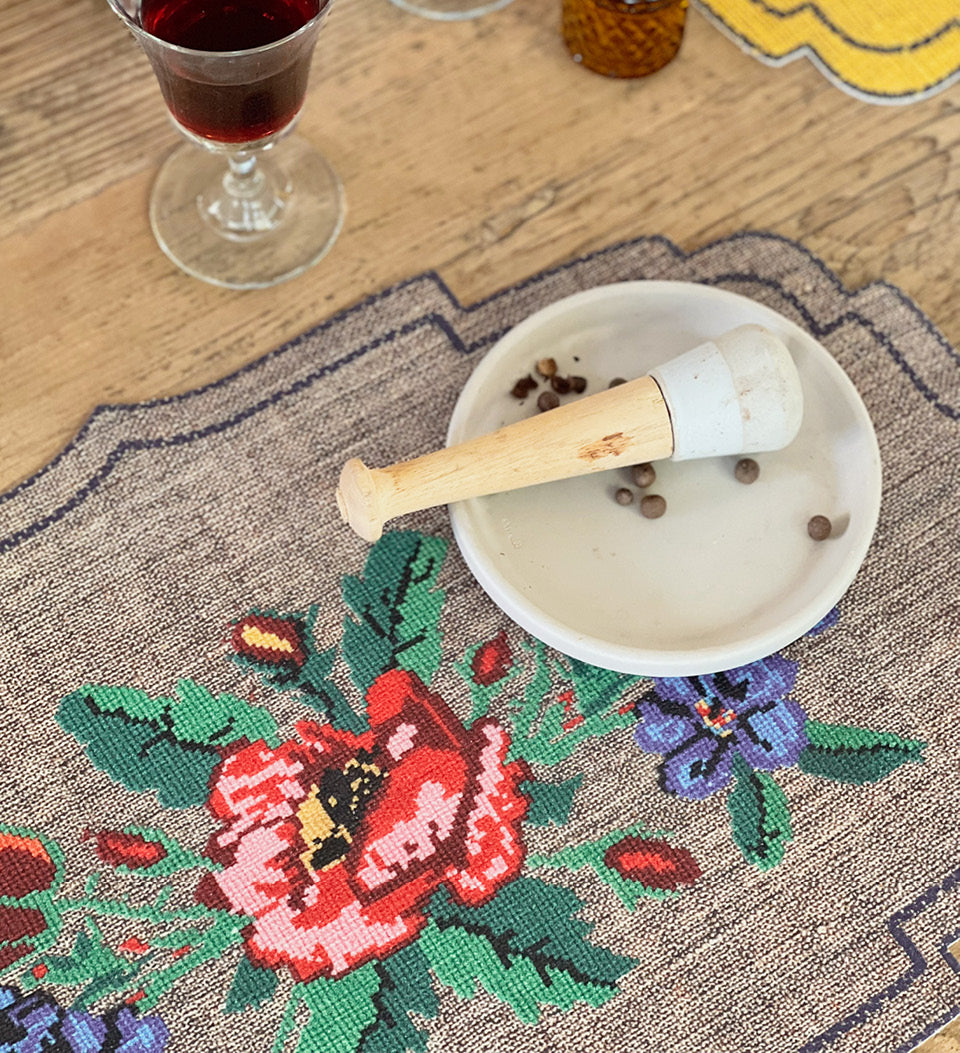 Gobelin Natural - פלייסמט פי וי סי בחיתוך צורני