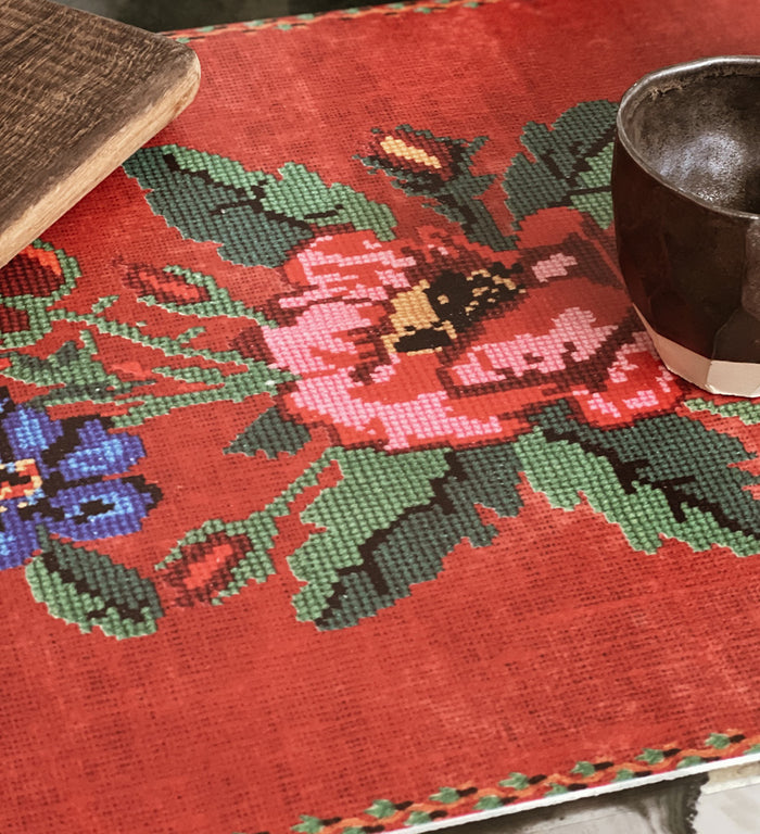 Gobelin Red - פלייסמט פי וי סי