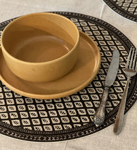 Jaipur Black - פלייסמט פי וי סי עגול