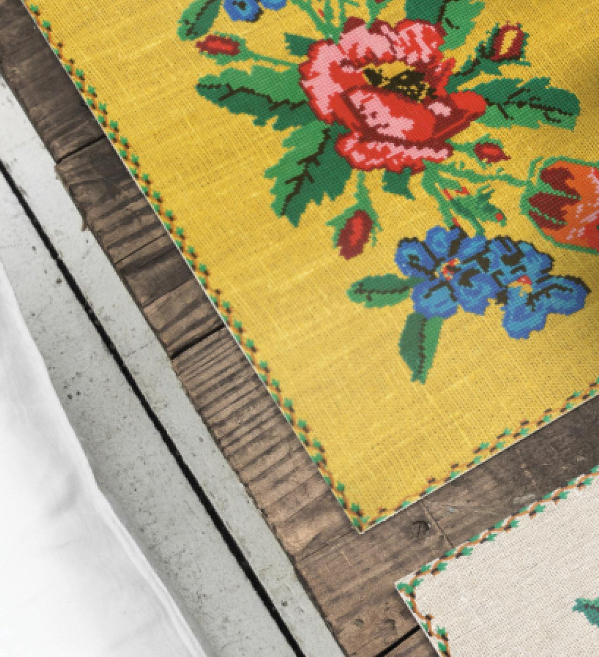 Gobelin Yellow - פלייסמט פי וי סי