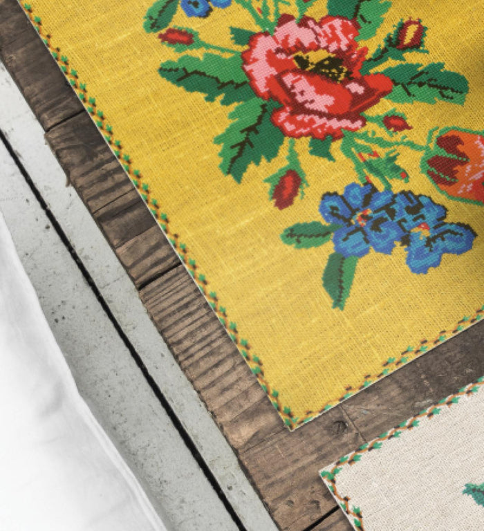 Gobelin Yellow - פלייסמט פי וי סי