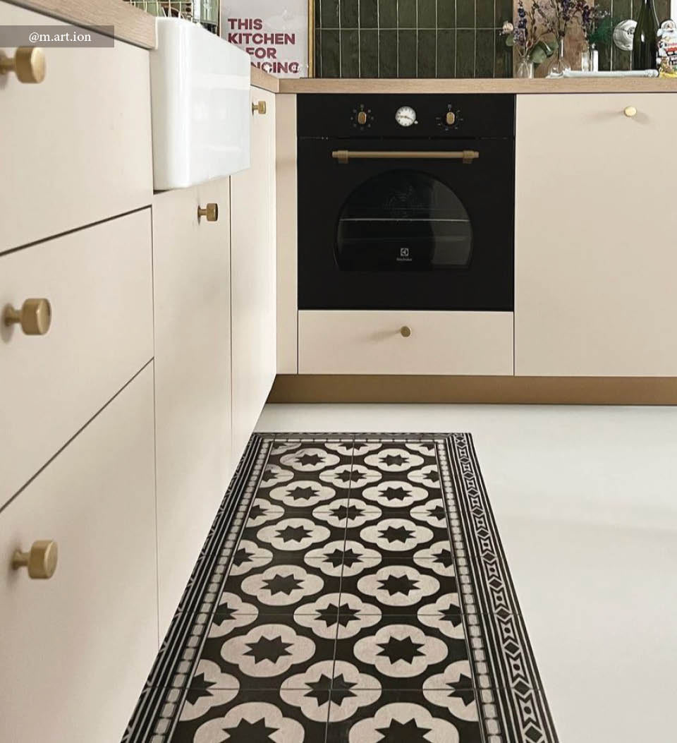 Gambit Vinyl Rug - Beija Flor – יש מאין Beija Flor